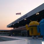 Androidi na aerodromu