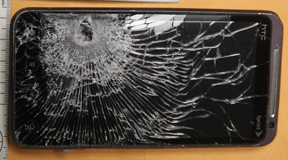 HTC Evo 3D telefon spasio momka od smrti